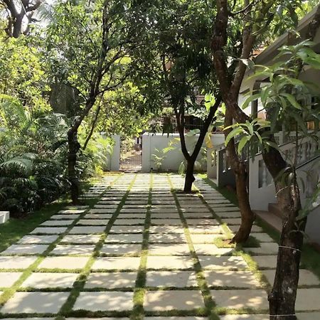 Tien B&B & Bistro Vagator Bagian luar foto