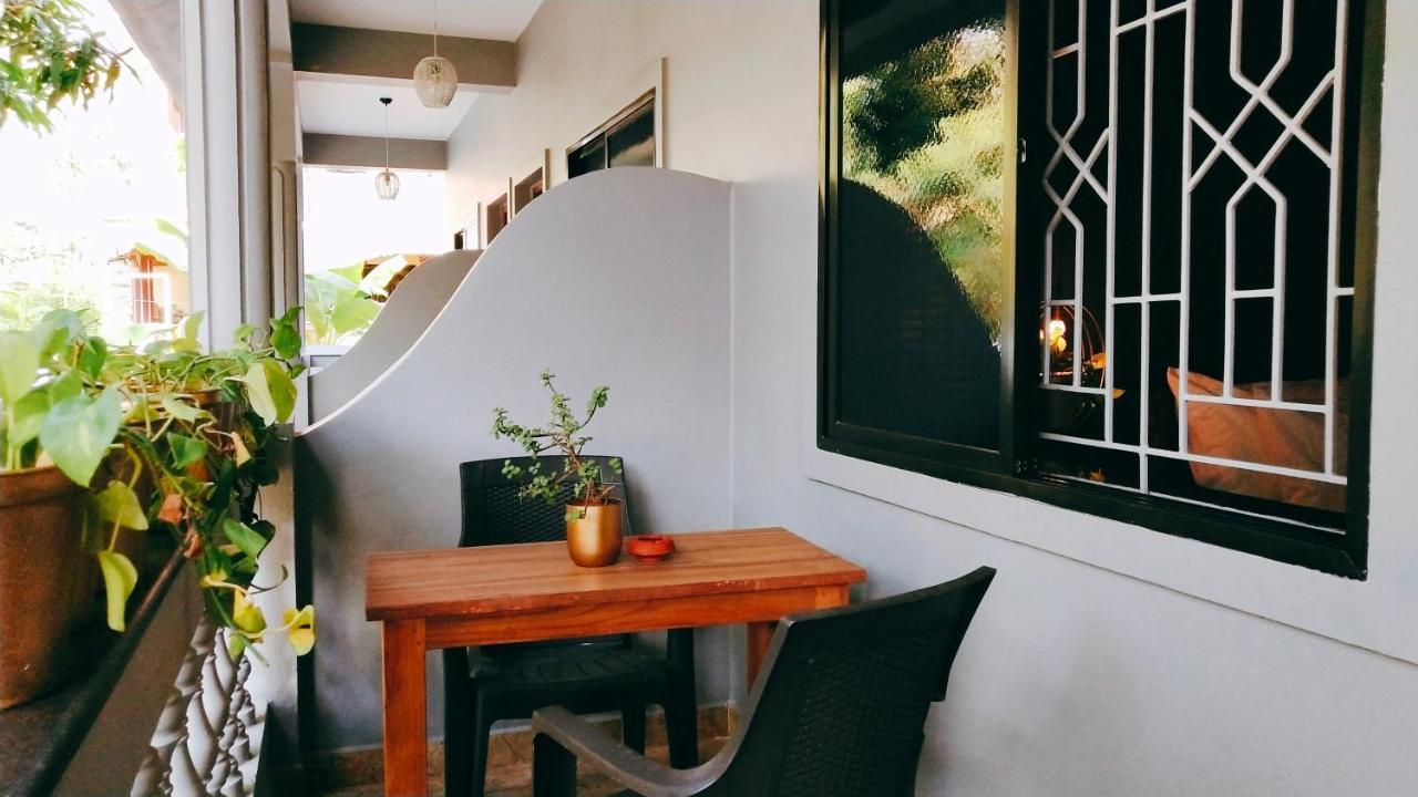 Tien B&B & Bistro Vagator Bagian luar foto