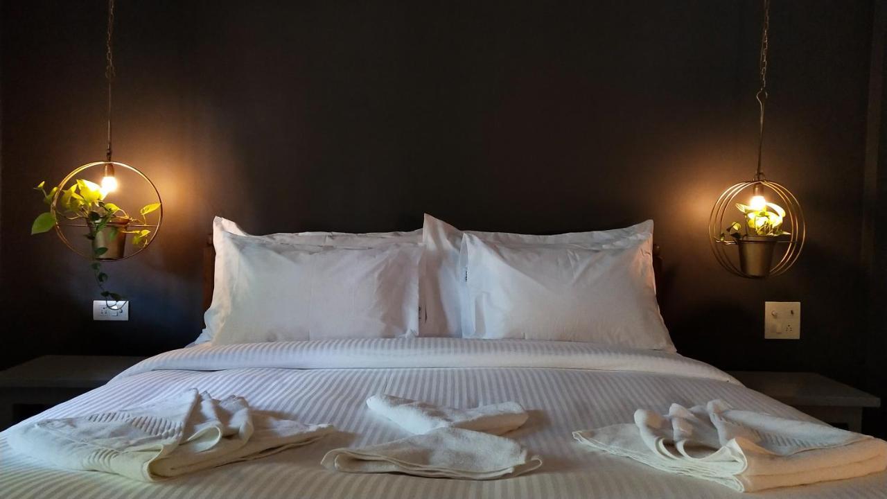 Tien B&B & Bistro Vagator Bagian luar foto