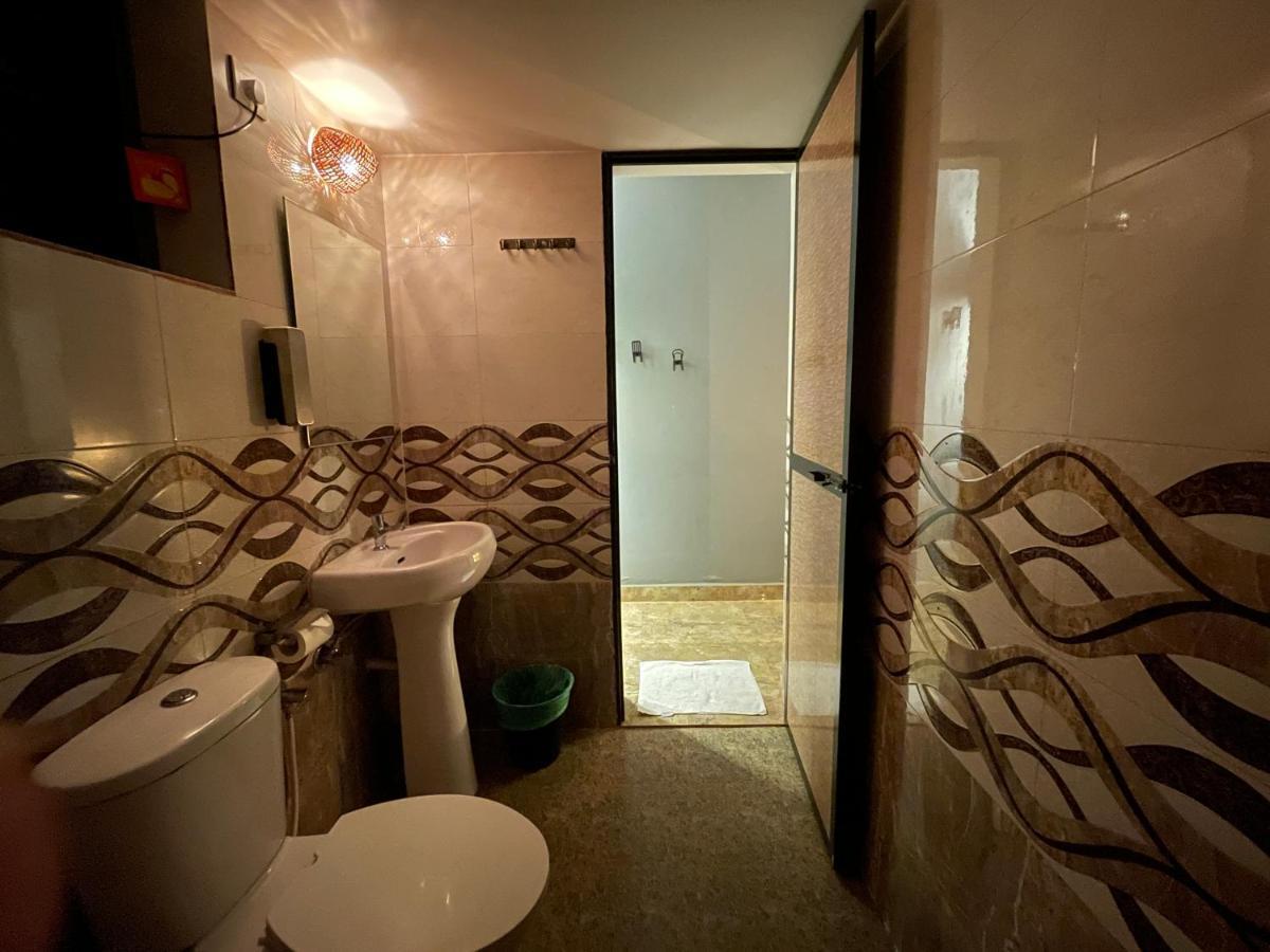 Tien B&B & Bistro Vagator Bagian luar foto