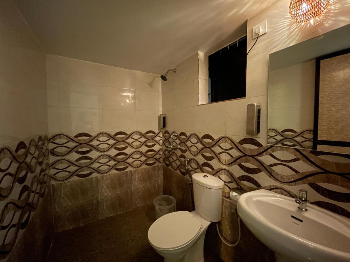 Tien B&B & Bistro Vagator Bagian luar foto