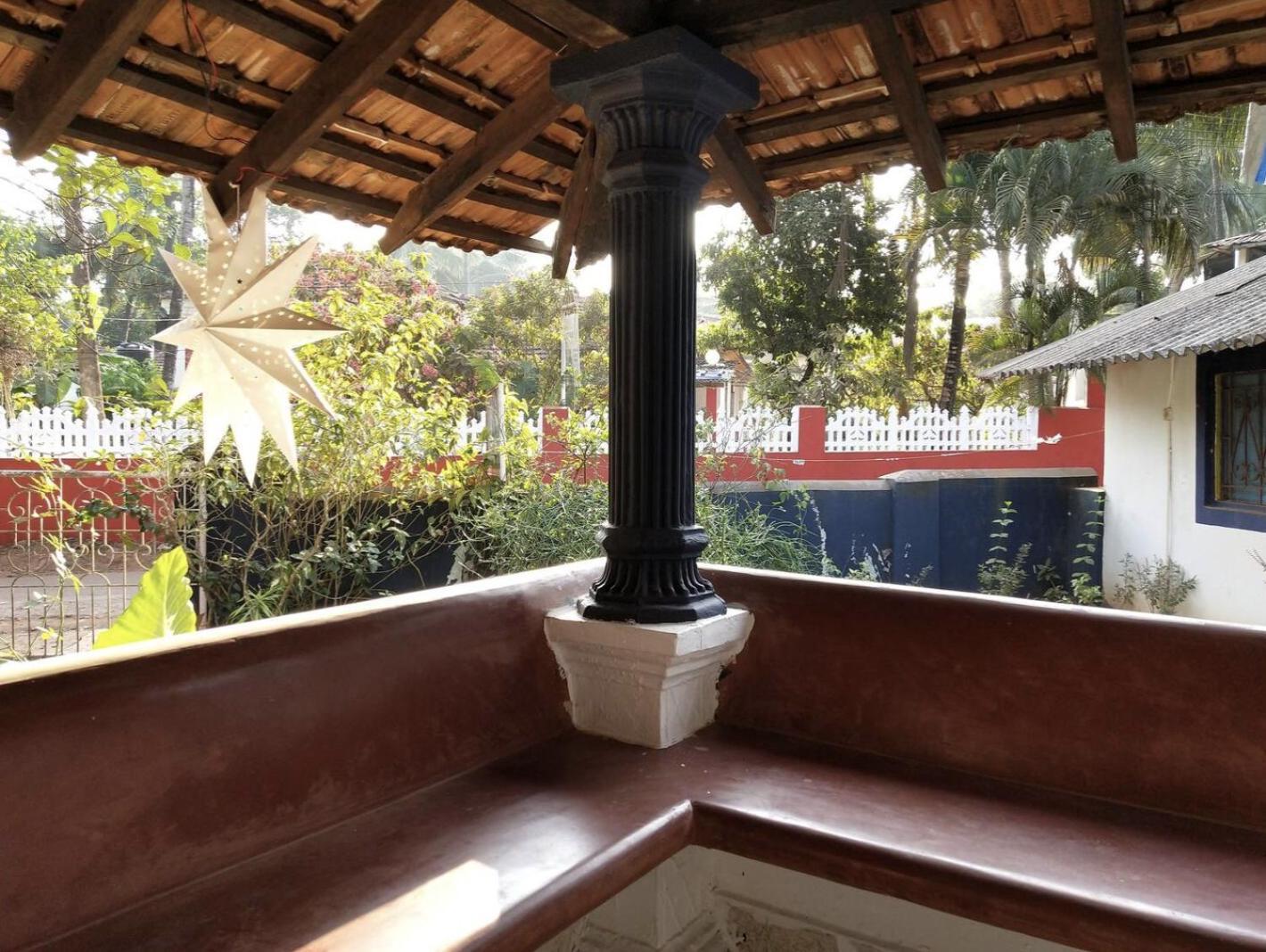 Tien B&B & Bistro Vagator Bagian luar foto