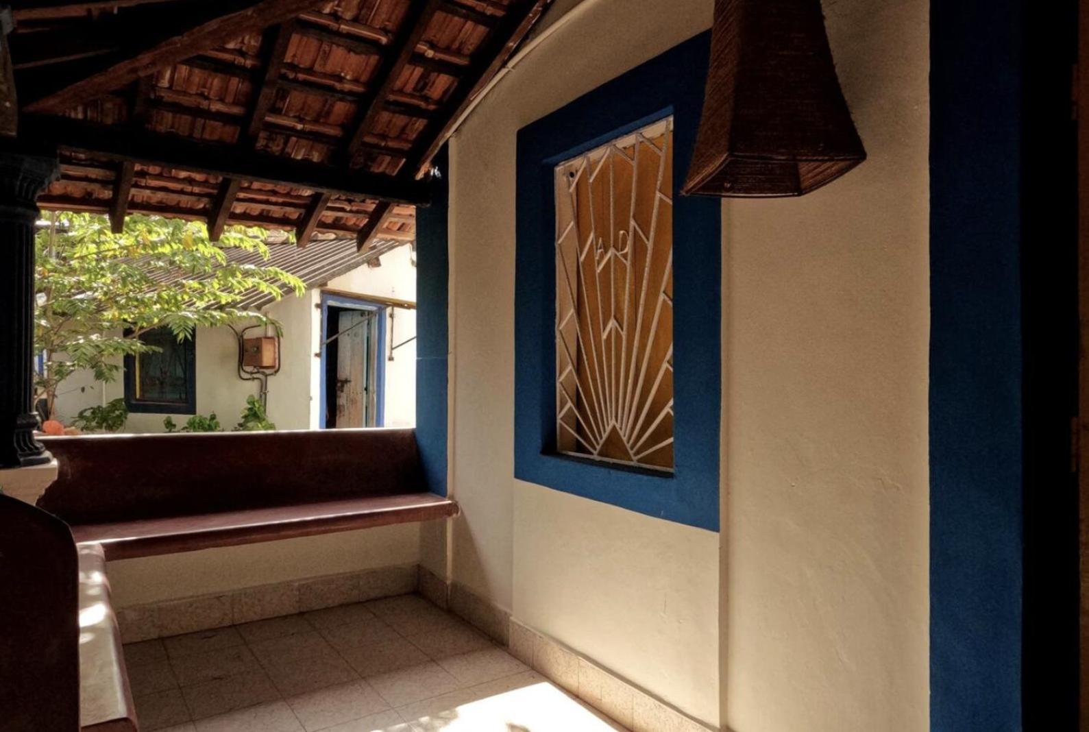Tien B&B & Bistro Vagator Bagian luar foto